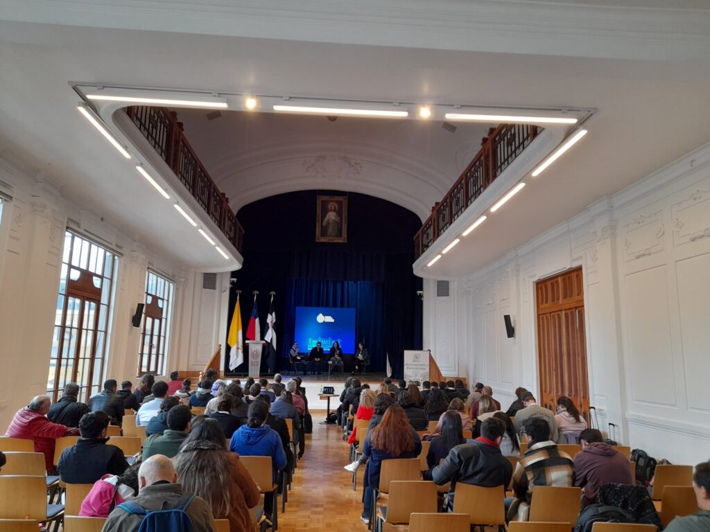 Gonzalo Guerrero, Académico IDS y Facultad de Educación UC, en mesa redonda de XVI CIAEF