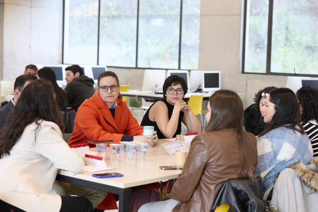 Fotografía Bruna Garretón, académica del IDS, participando de workshop en el III Encuentro Nacional de MetaRed-S Chile.