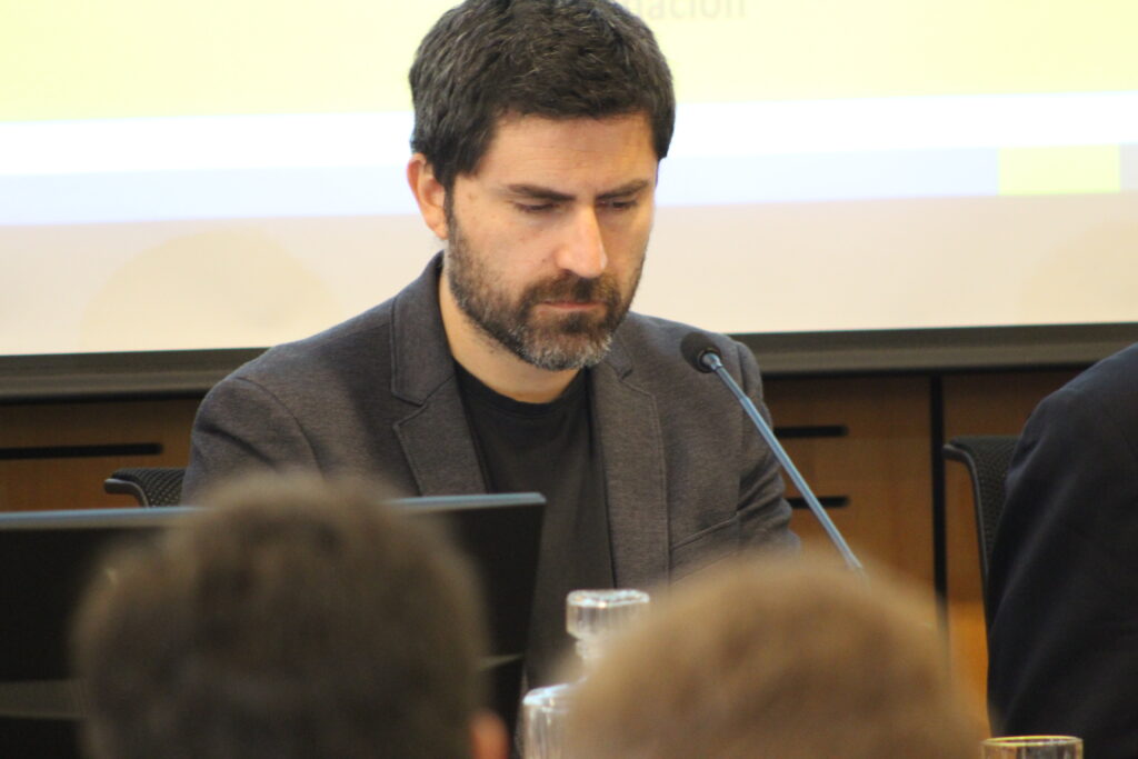 Panel 2: El desafío de asegurar el equilibrio ecosistémico: agua, aire, biodiversidad, cambio climático y suelo. Seminario ambiental UC