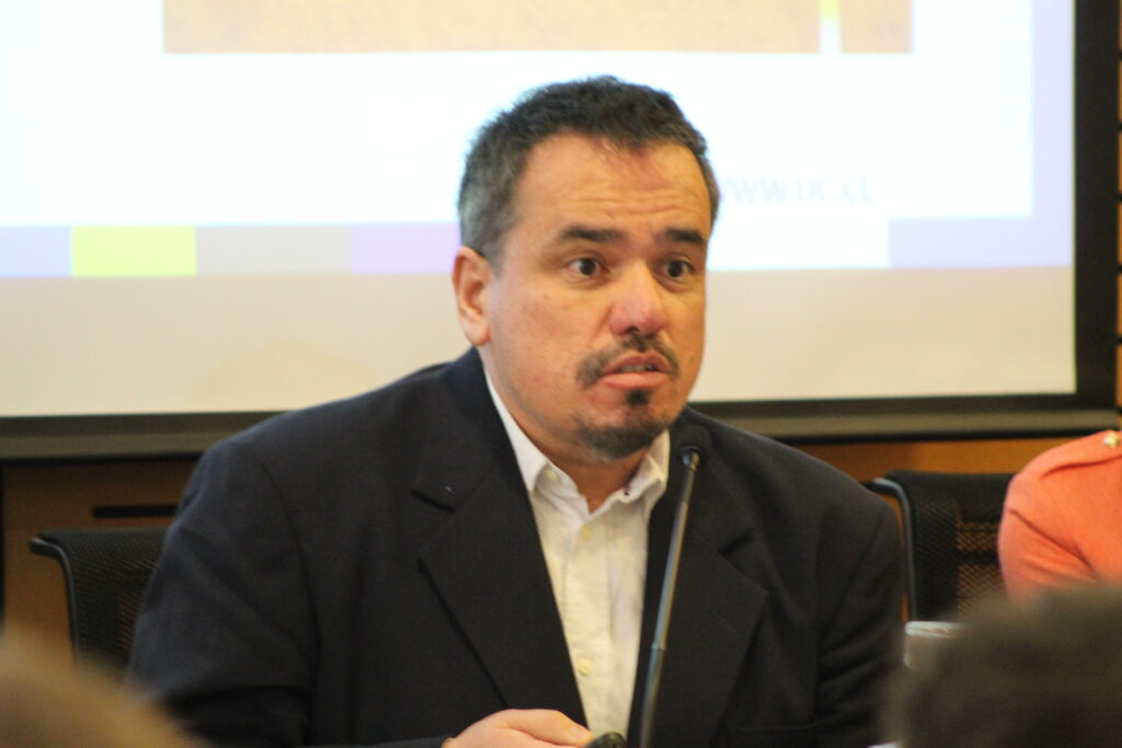 Panel 2: El desafío de asegurar el equilibrio ecosistémico: agua, aire, biodiversidad, cambio climático y suelo. Seminario ambiental UC