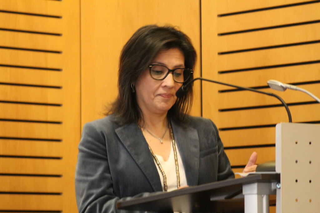 Mónica Antilén, Directora del IDS, entrega palabras de cierre.