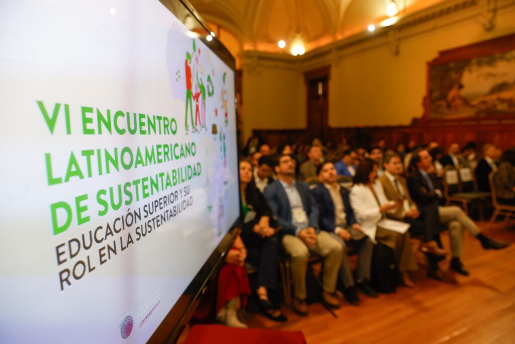 La ceremonia de reconocimiento estuvo enmarcada en el VI Encuentro Latinoamericano de Sustentabilidad. Fotografía: Karina Fuenzalida, Dirección de Comunicaciones UC.