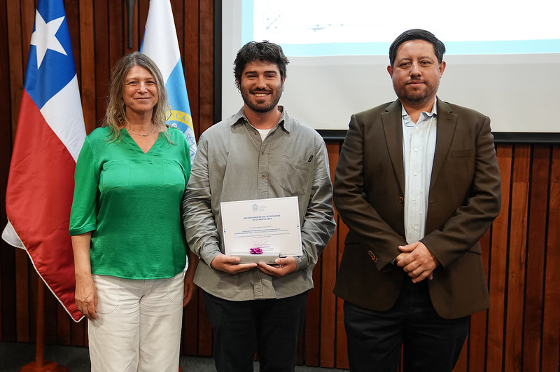 Programa Plus+ recibe reconocimiento en ceremonia de actividades cocurriculares 